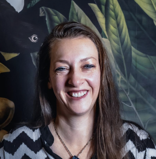 Kelly  Kuhn